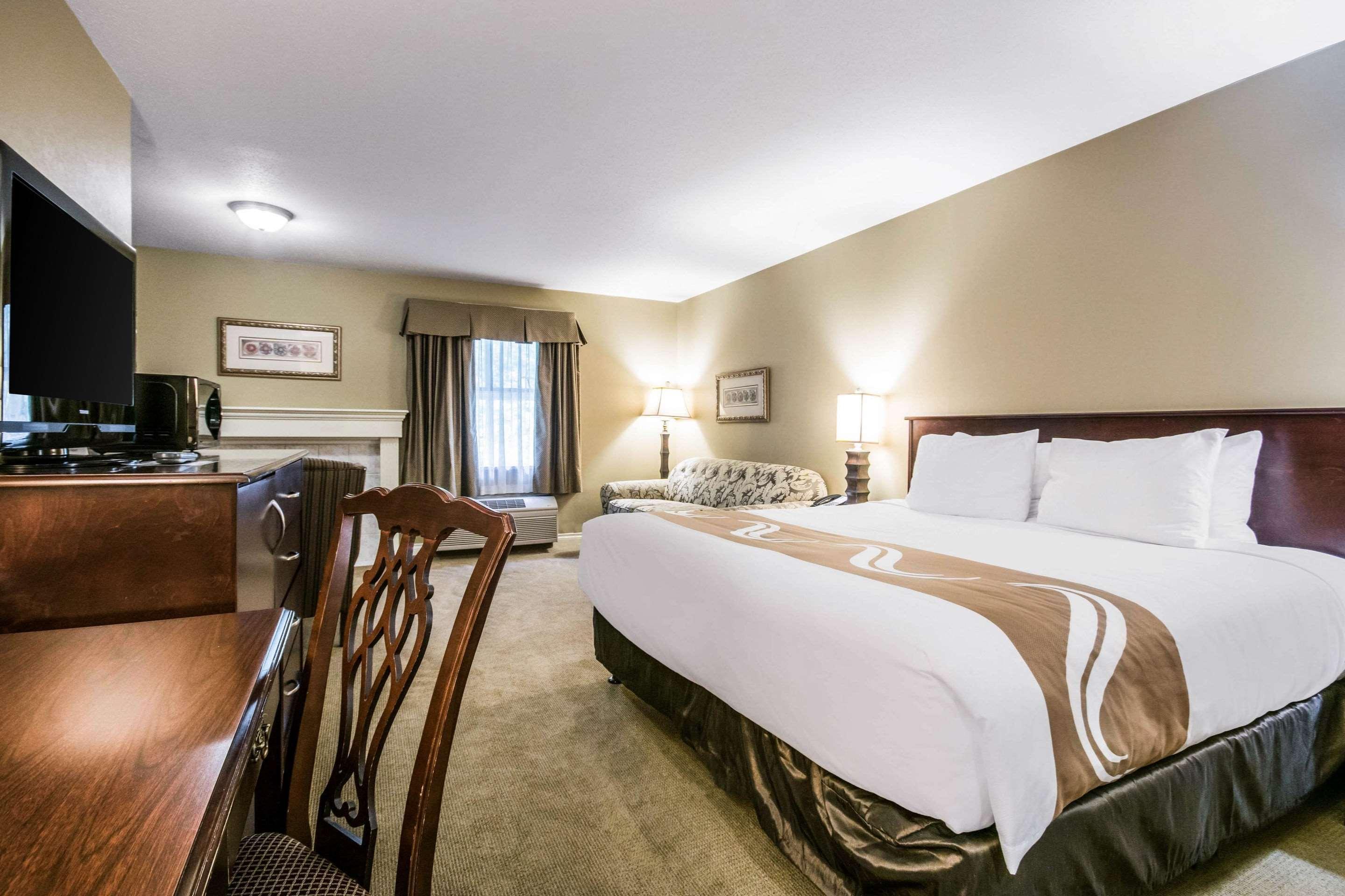 Clarion Hotel & Conference Centre Abbotsford Bagian luar foto