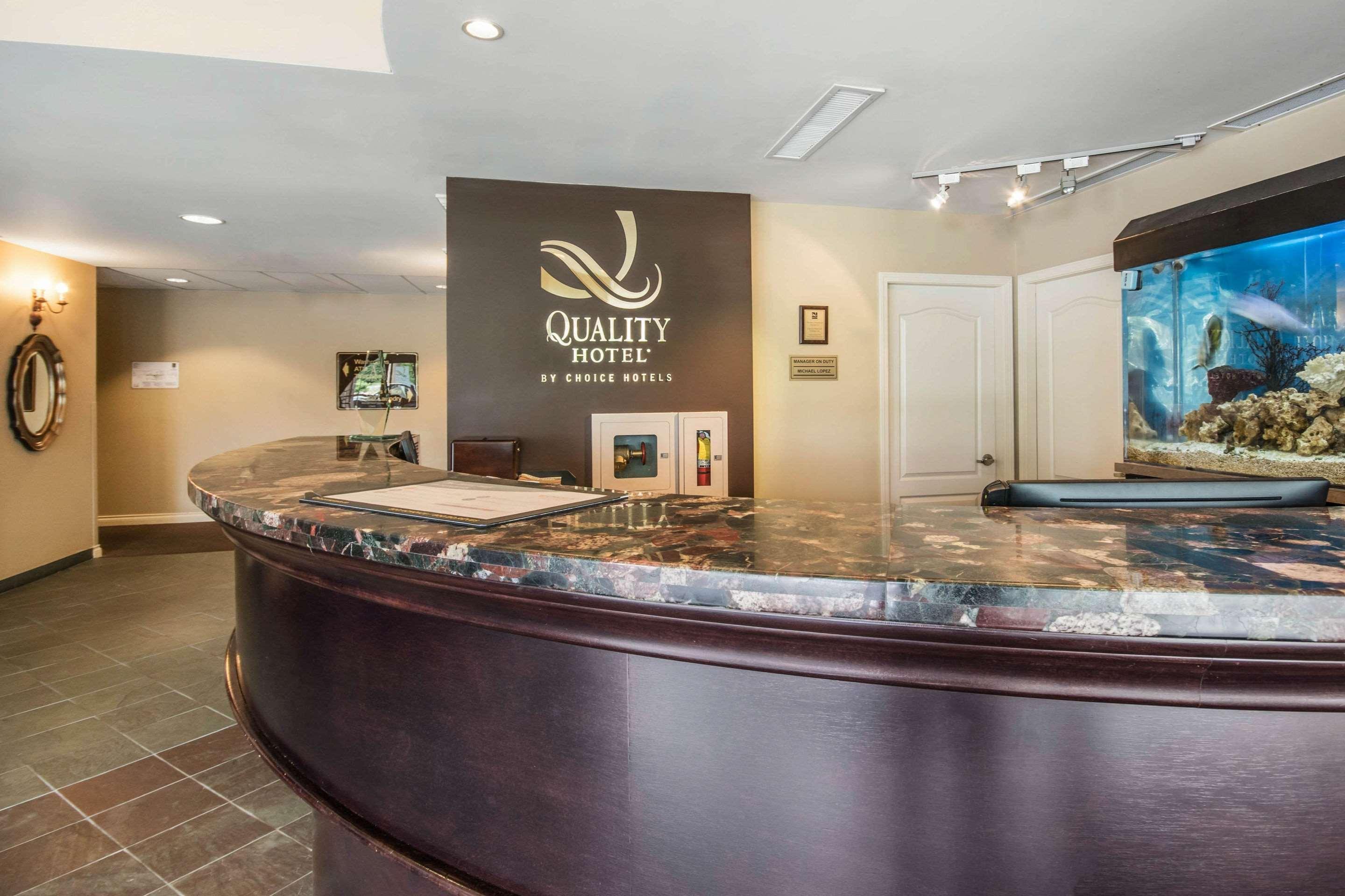 Clarion Hotel & Conference Centre Abbotsford Bagian luar foto